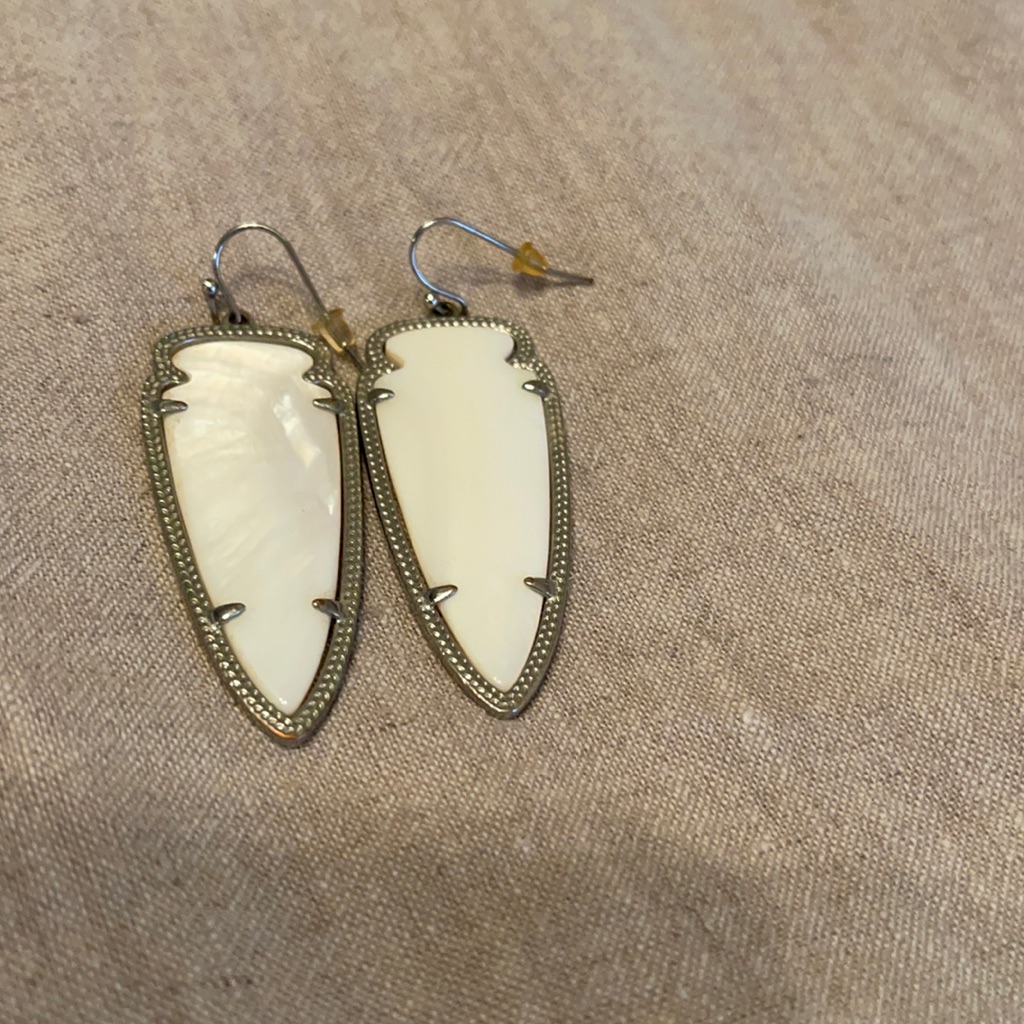 Kendra Scott Earrings 25$